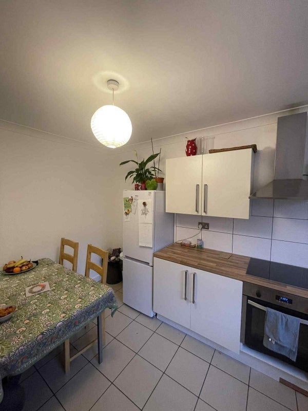Room Parkholme Road in Greater London