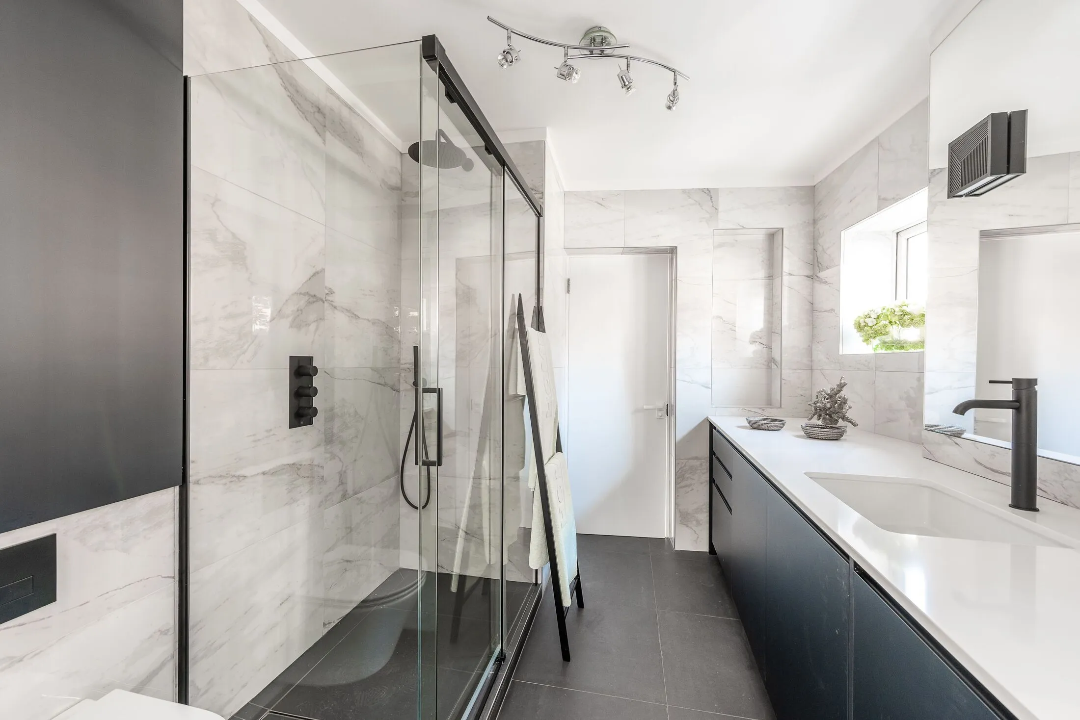 Flat Lower Sloane Street in Greater London