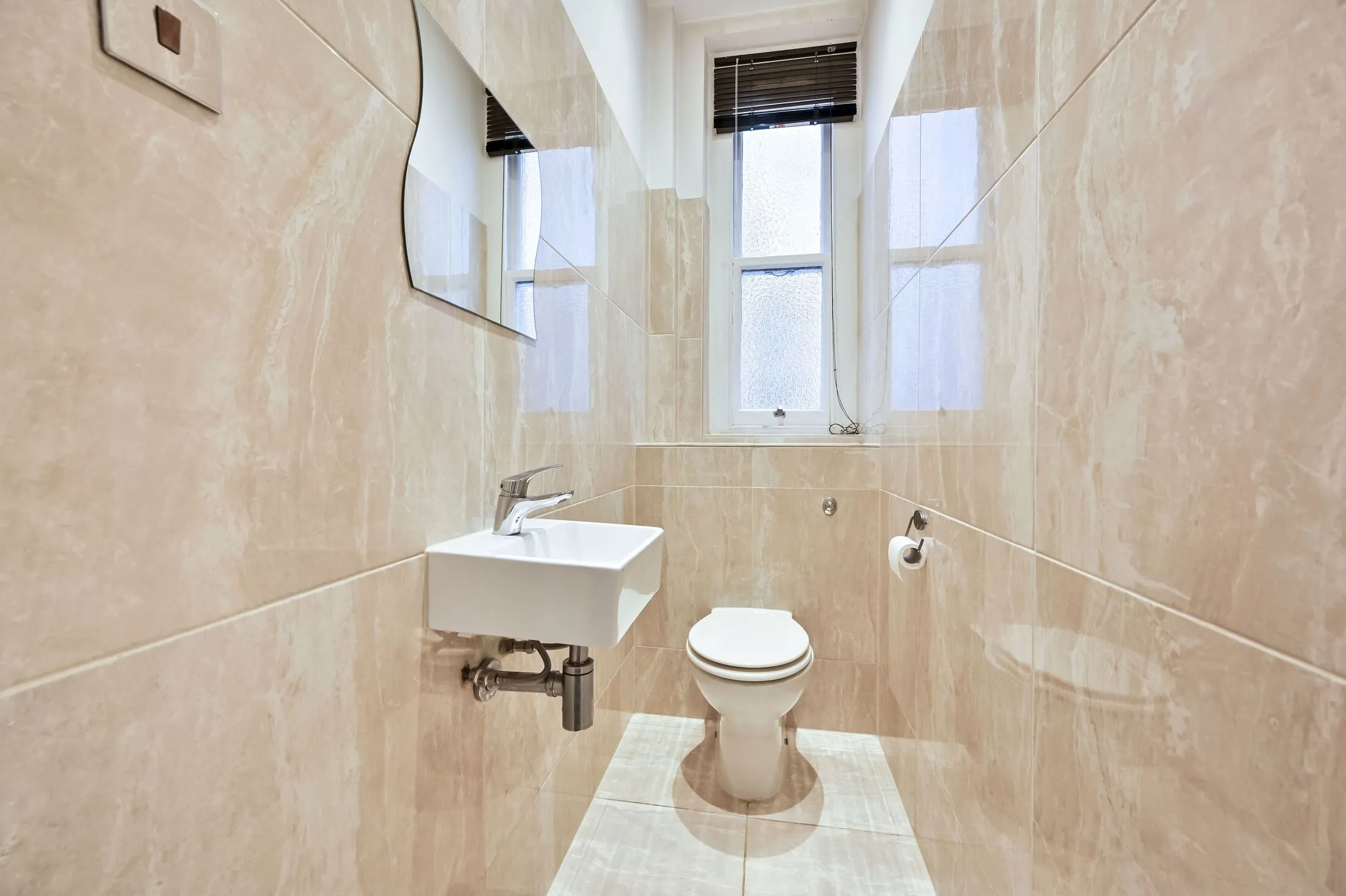 Flat Old Brompton Road in Greater London