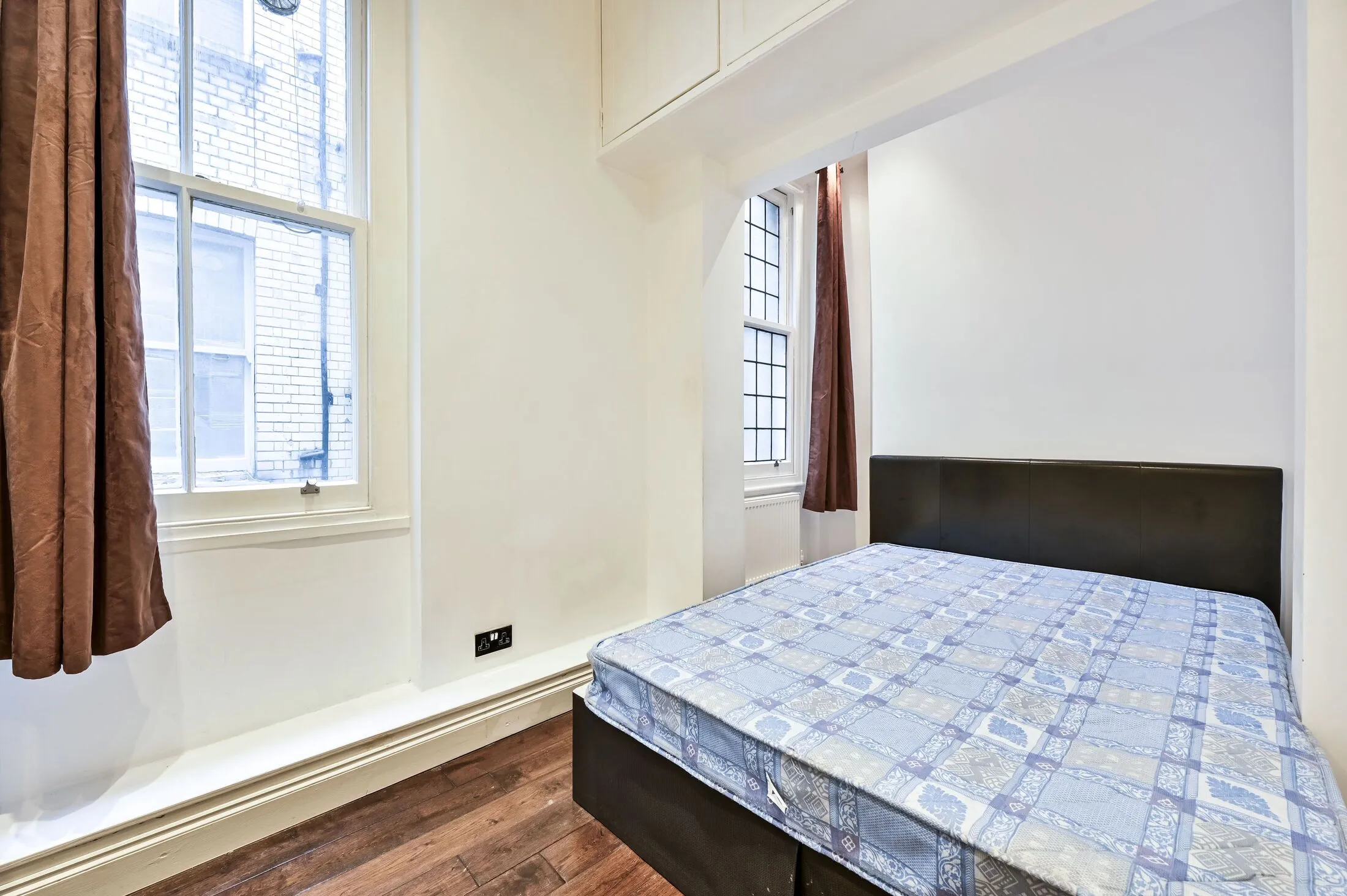Flat Old Brompton Road in Greater London