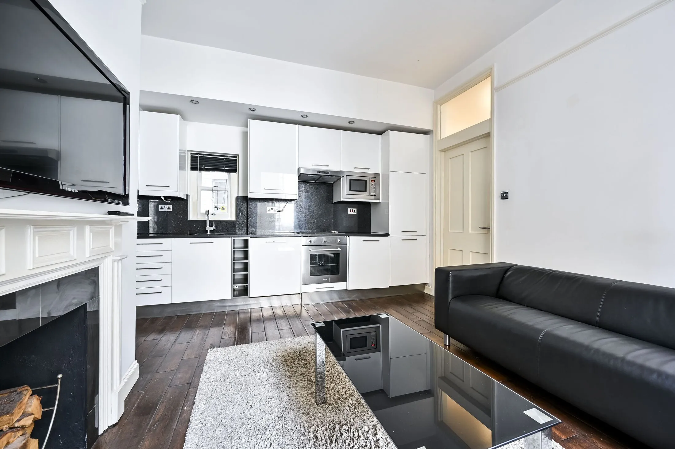 Flat Old Brompton Road in Greater London