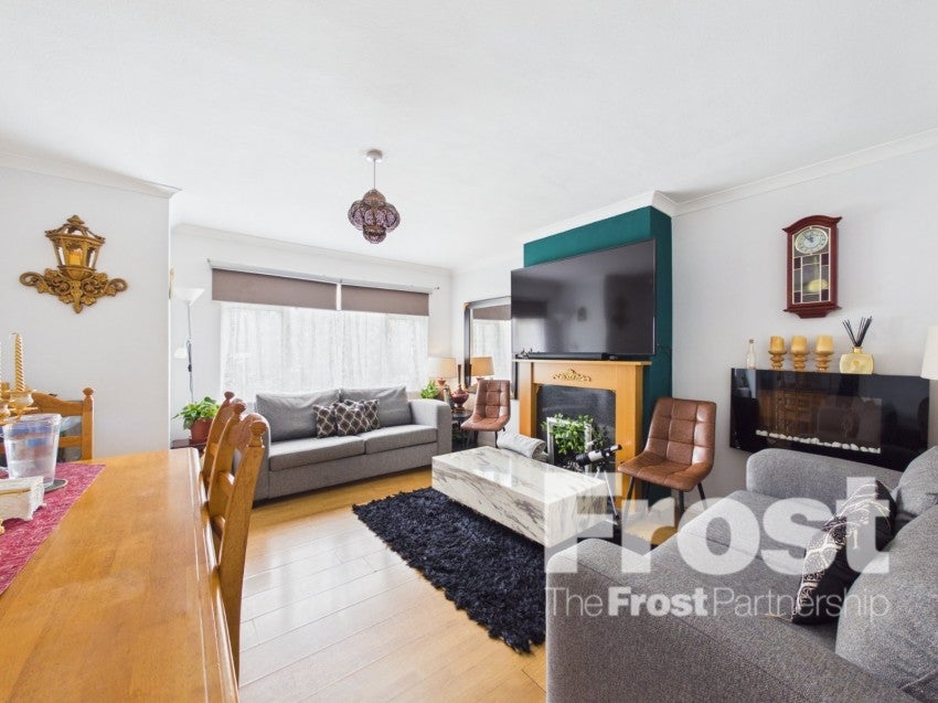 Flat Hermitage Close in Slough