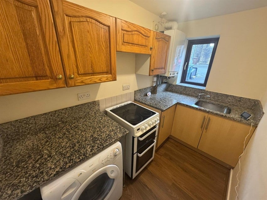 Flat Albion Street in Bradford