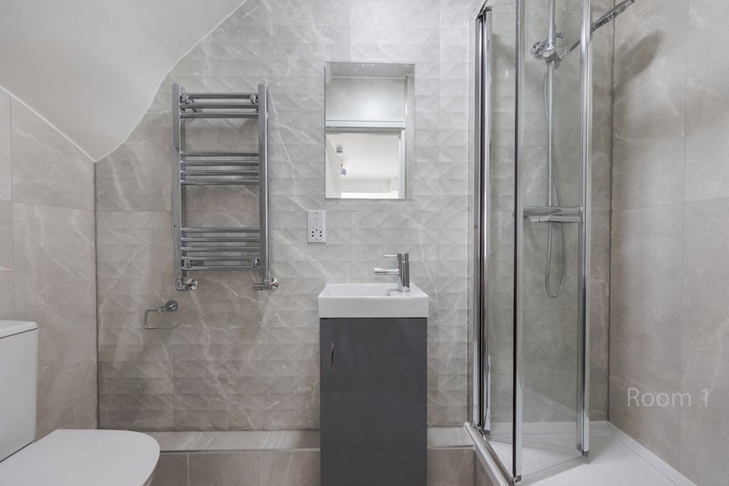 Room Flint Close in Greater London
