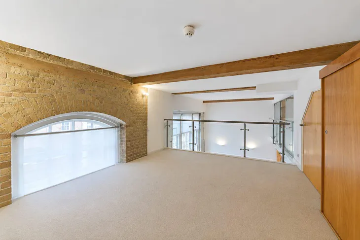 Flat Marlborough Road in Greater London