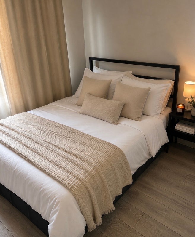 Room Ewart Grove in Greater London