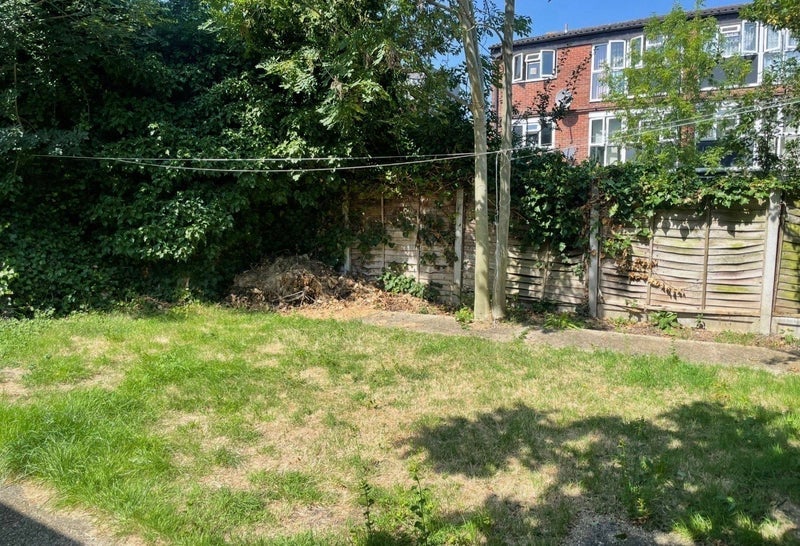 Room Ewart Grove in Greater London