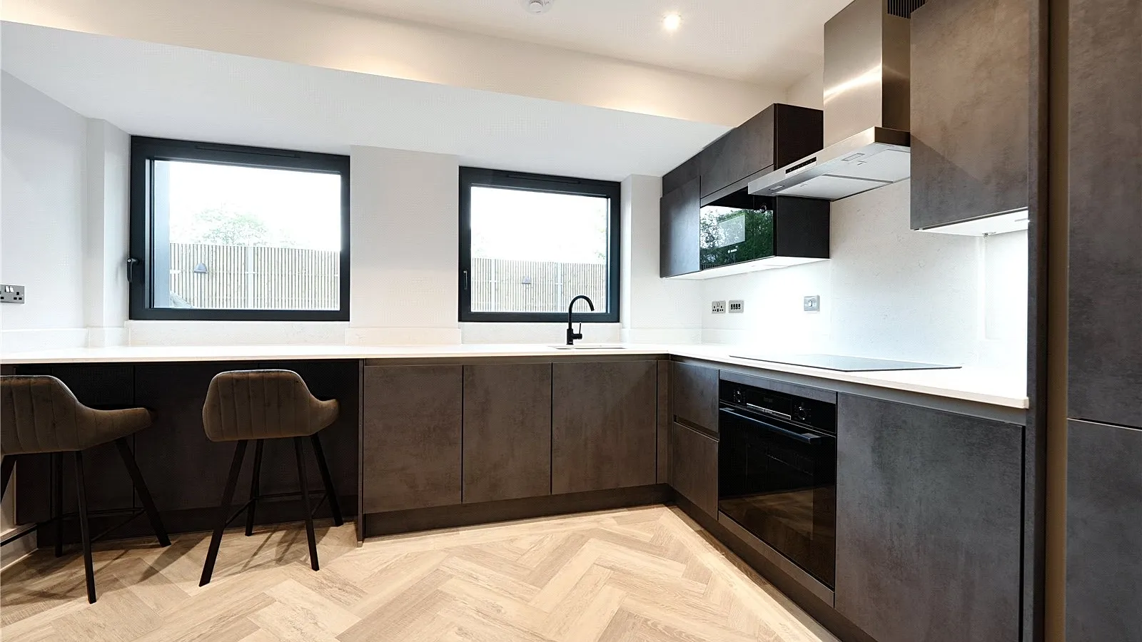 Flat Cockfosters Road in Greater London