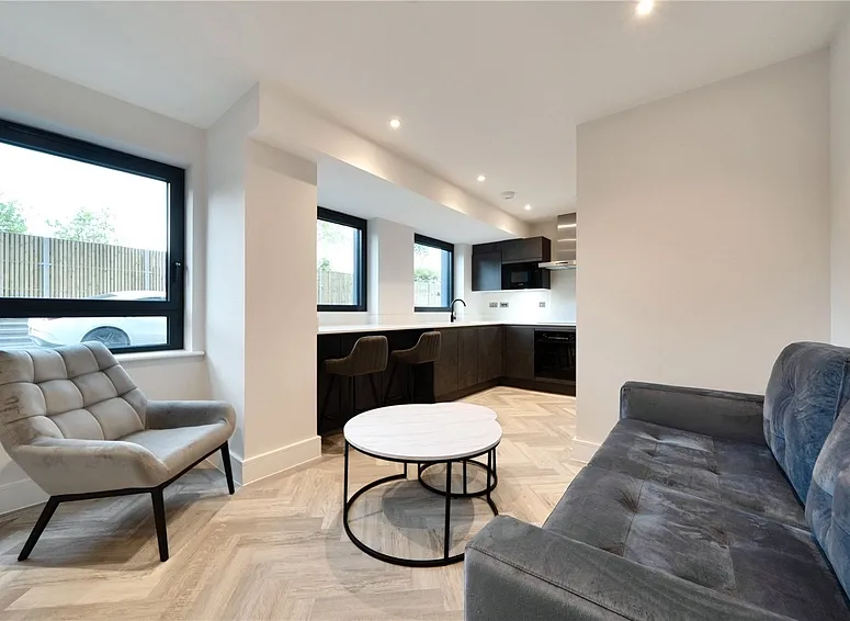Flat Cockfosters Road in Greater London