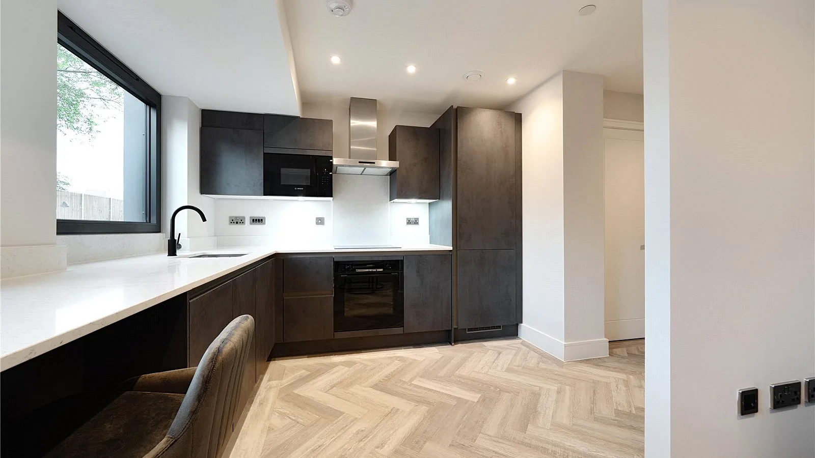 Flat Cockfosters Road in Greater London