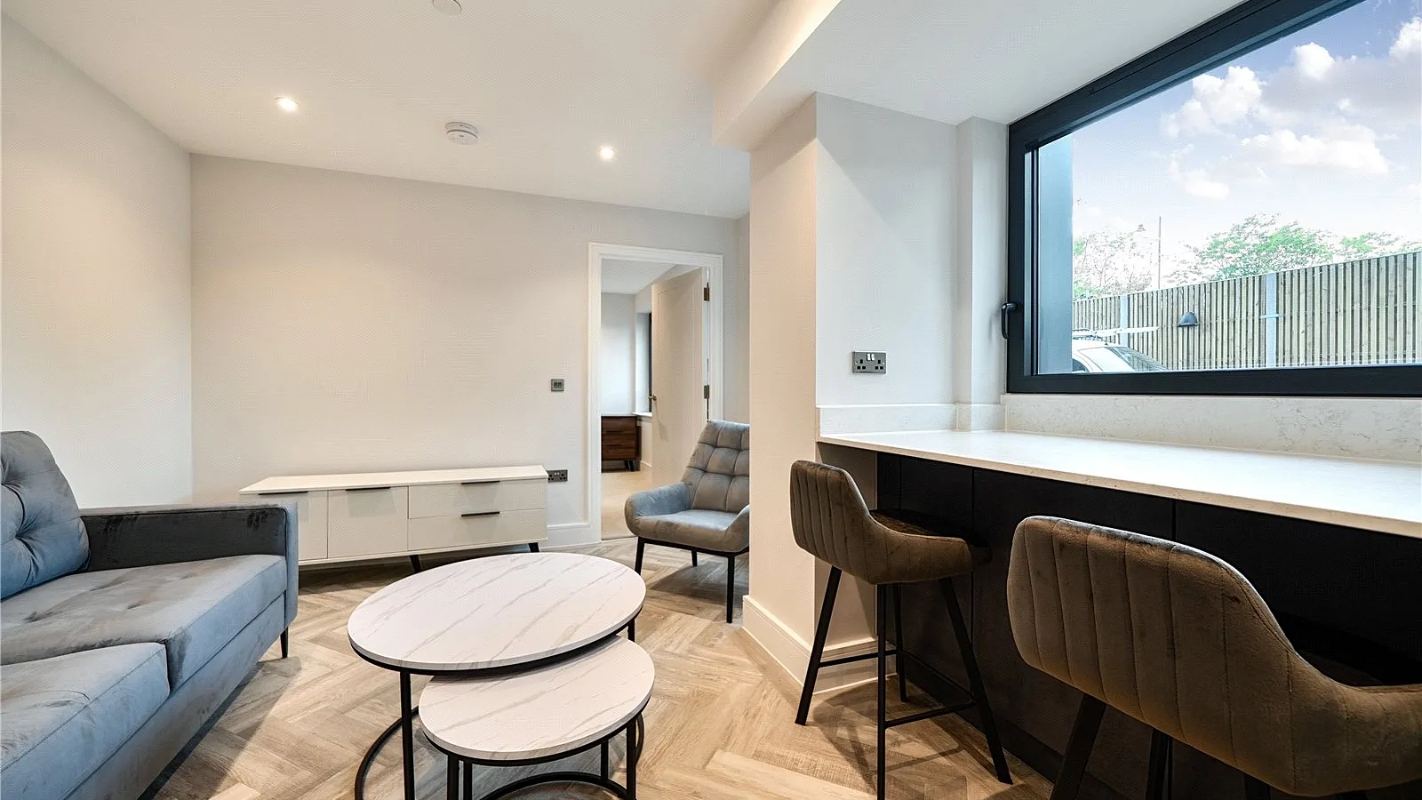 Flat Cockfosters Road in Greater London