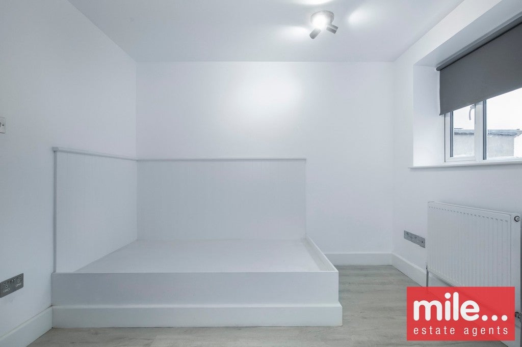 Room Sunnyside in London