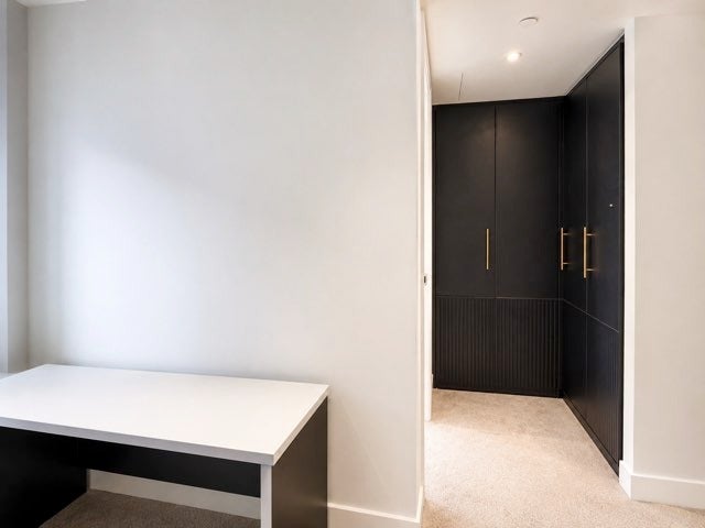 Flat Dingley Road in Greater London