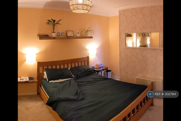 Flat Carlton Drive in Greater London