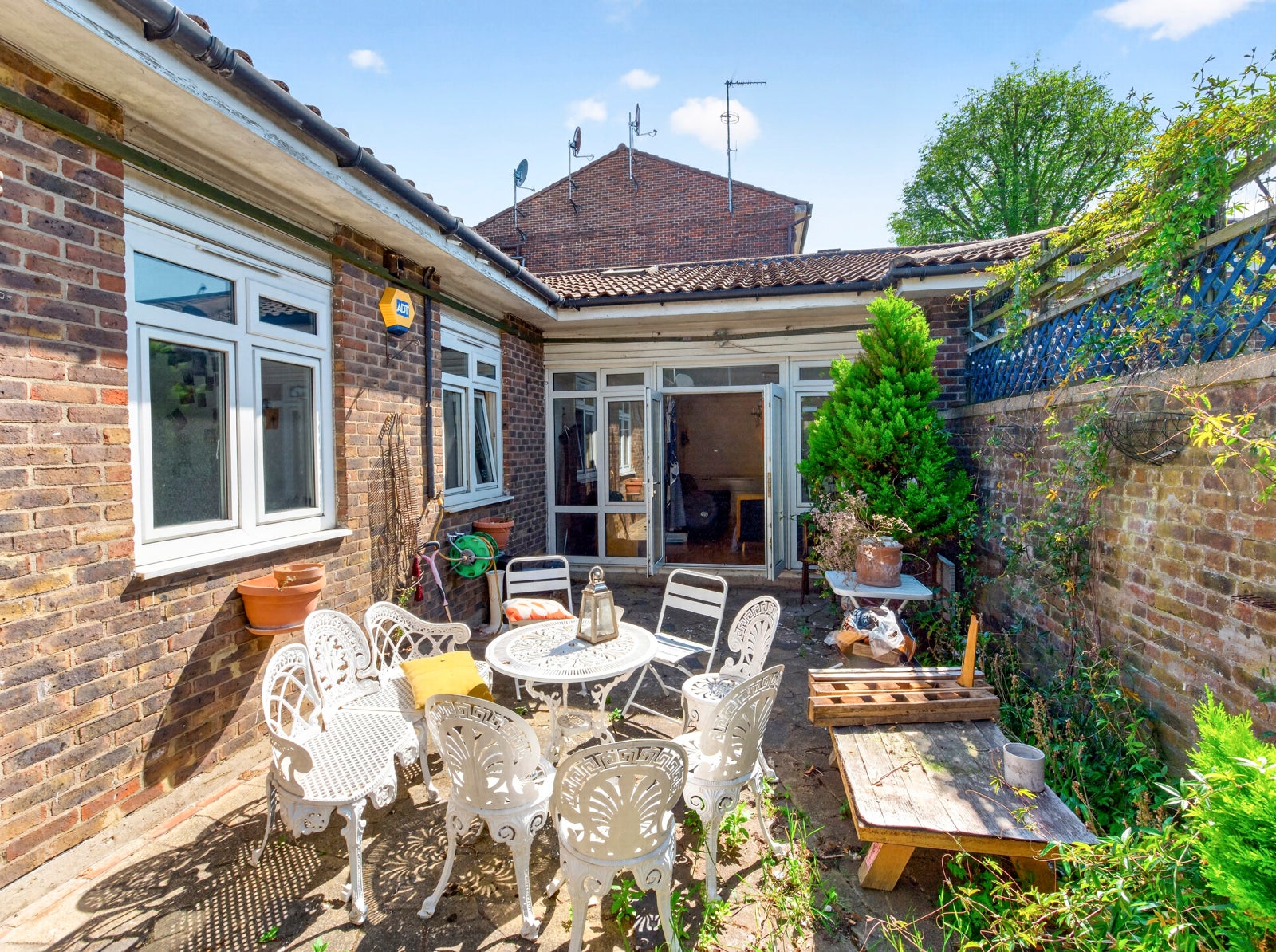 House Mallard Close in Greater London