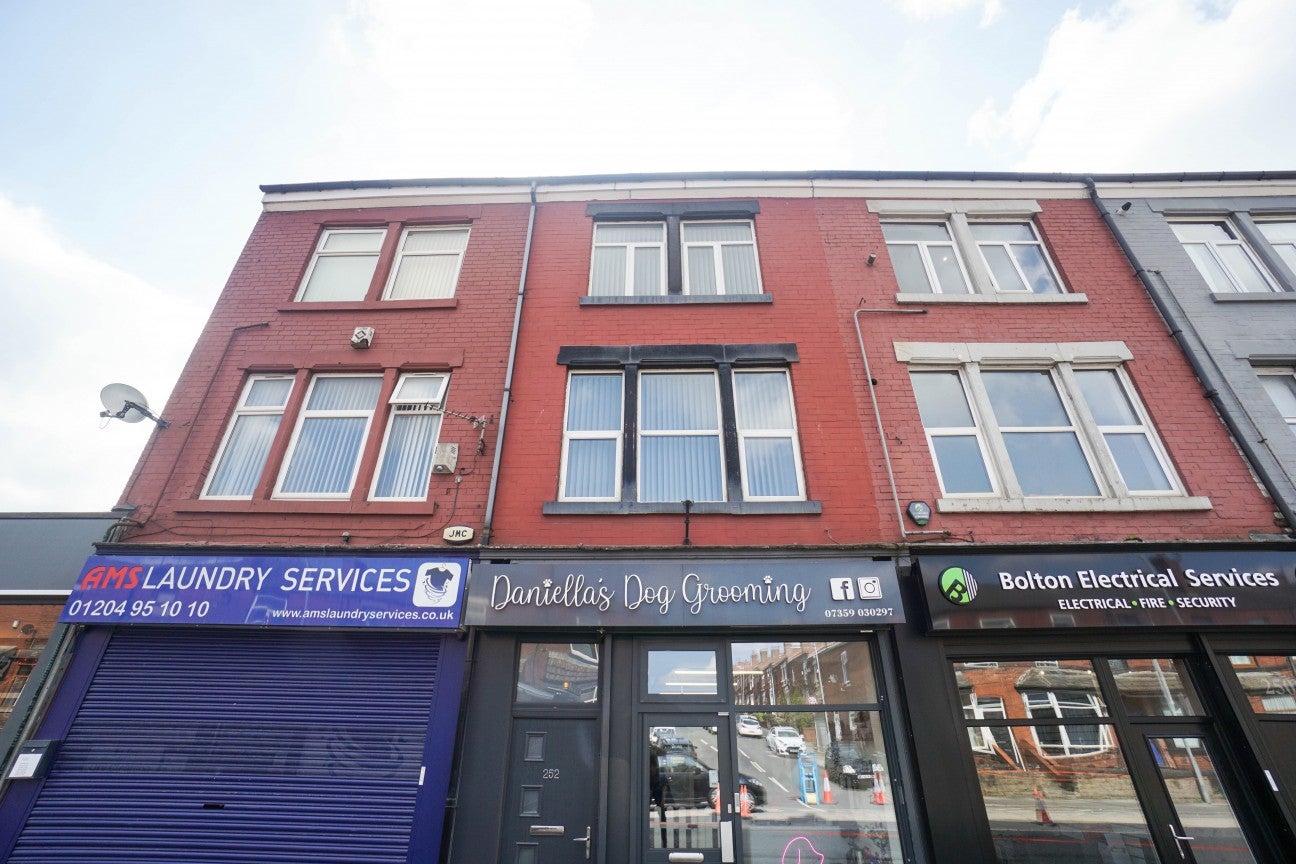 Flat Chorley New Road in Horwich