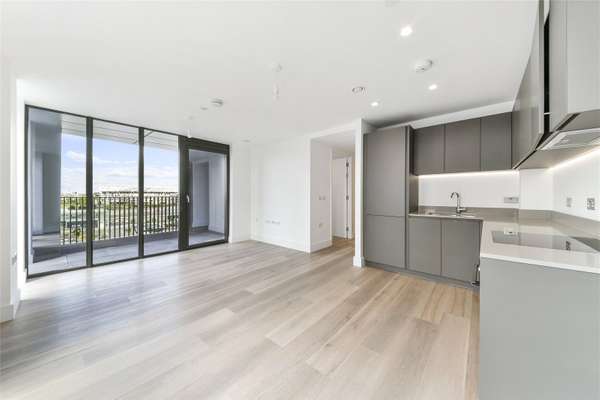 Flat Marshgate Lane in Greater London