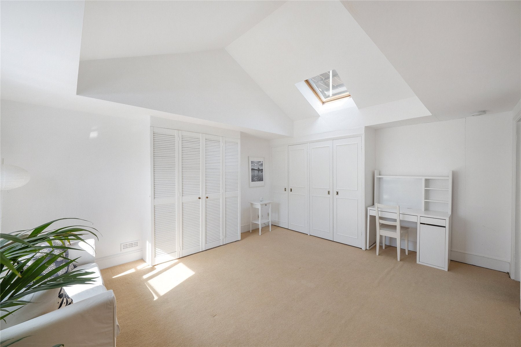 Flat Onslow Gardens in Greater London