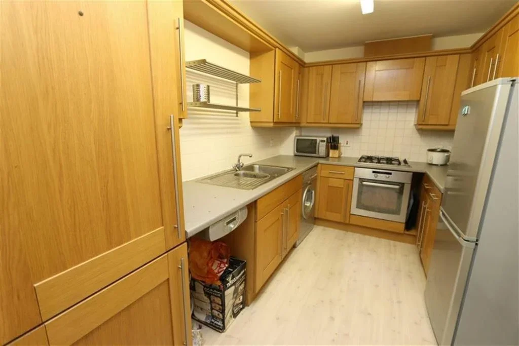 Flat Merbury Road in Greater London