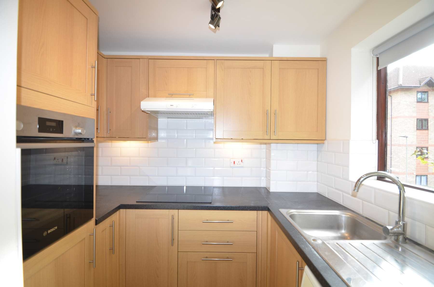 Flat Orchard Grove in Greater London