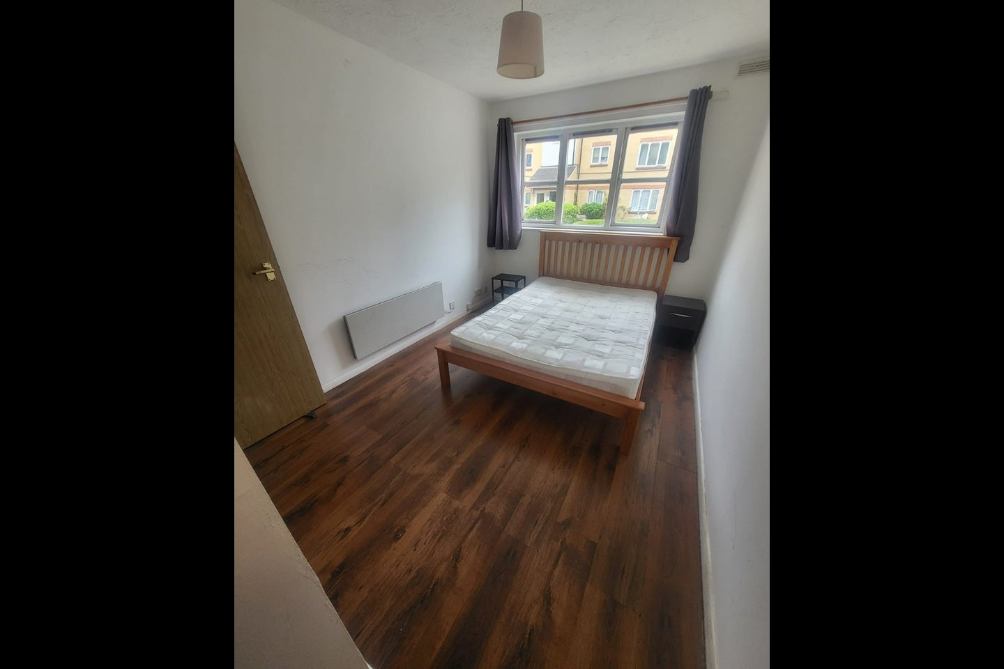 Flat Heddington Grove in Greater London