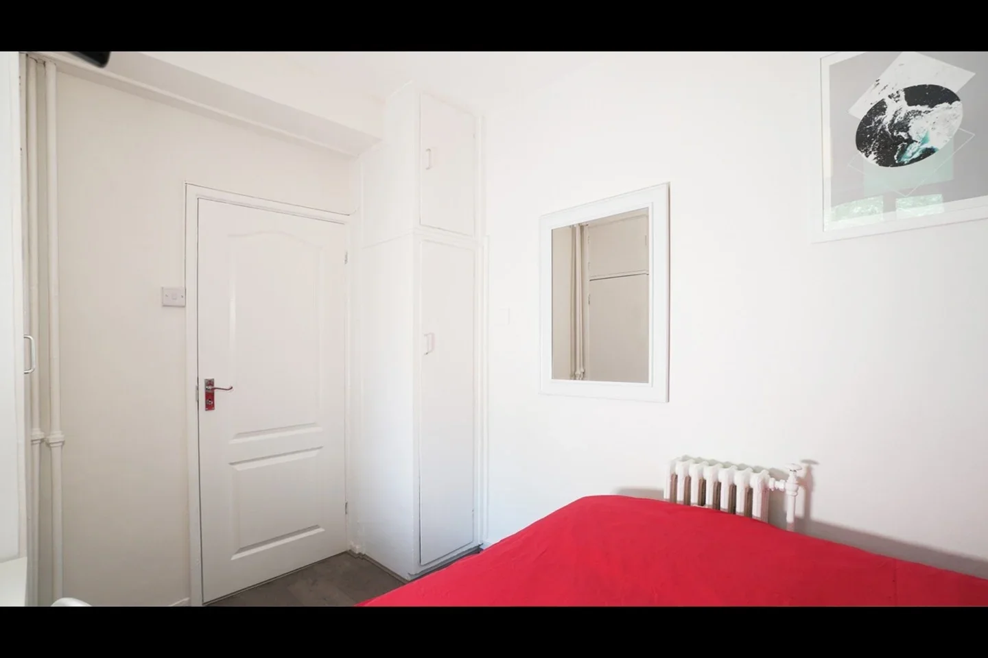 Room Mile End Road in Greater London