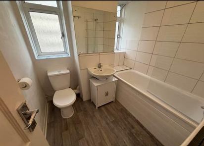 Room Lowth Road in Greater London