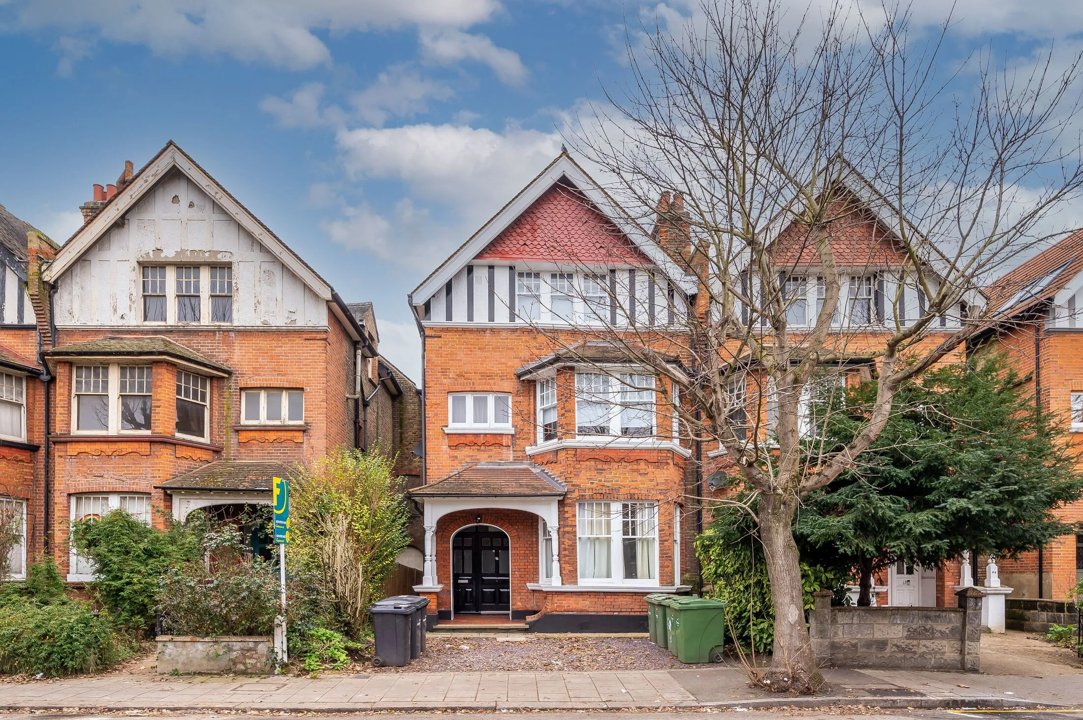Flat Riggindale Road in Greater London