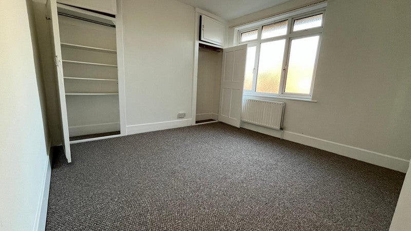 Flat South Farm Road in Worthing