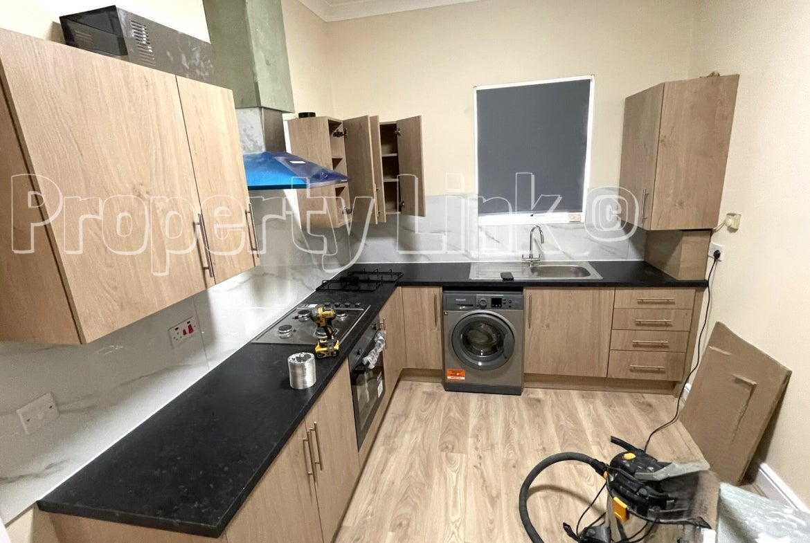 Flat Belgrave Road in London