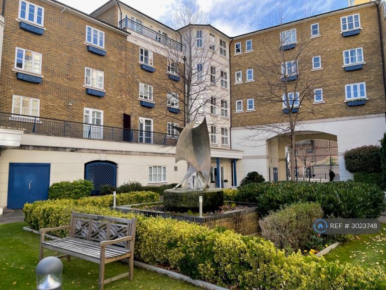 Flat Victory Place in Greater London