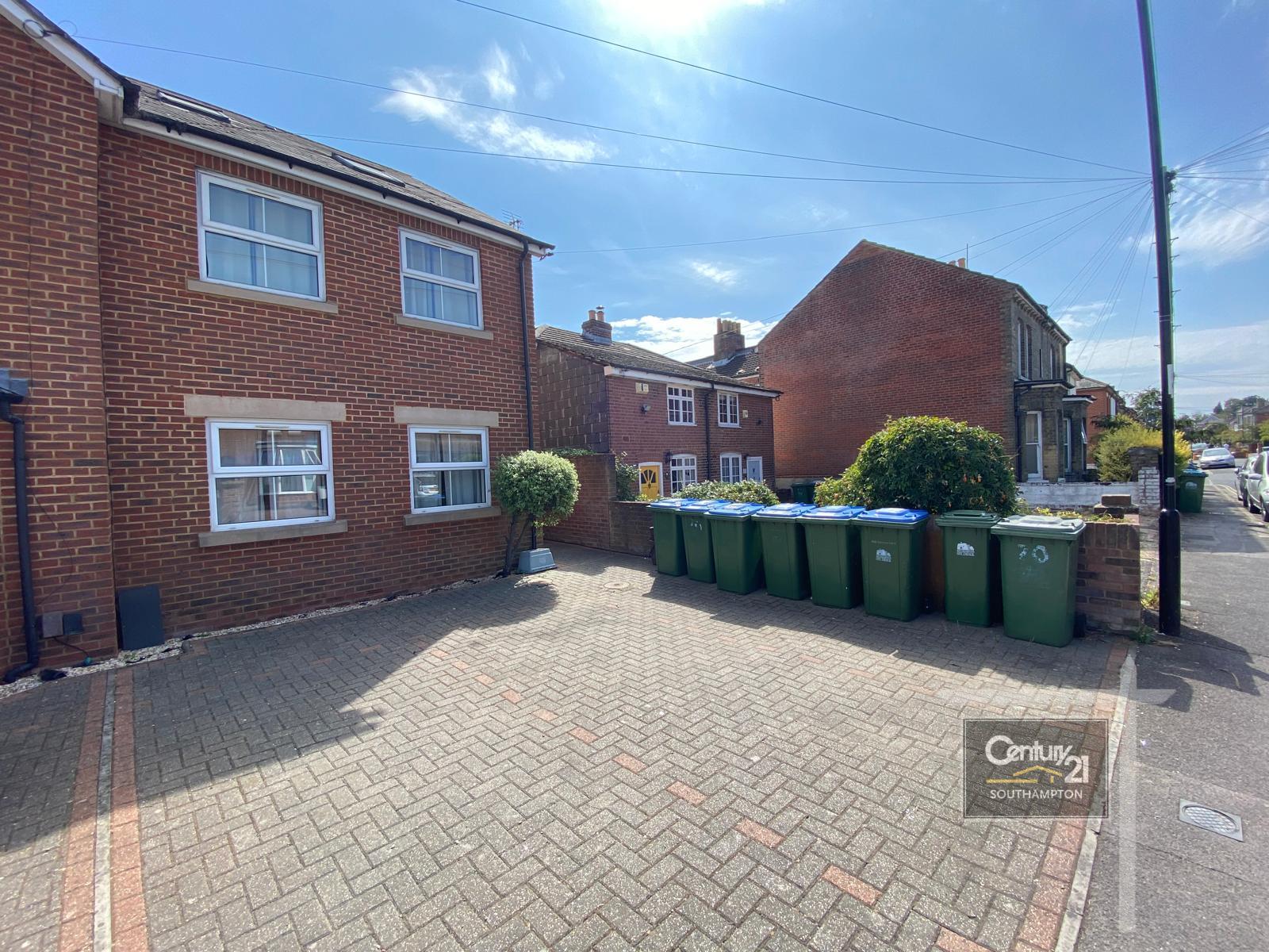 House Avenue Road in Southampton