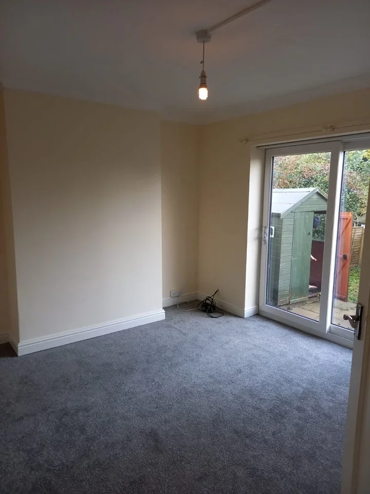 Flat Manor Rise in Stone