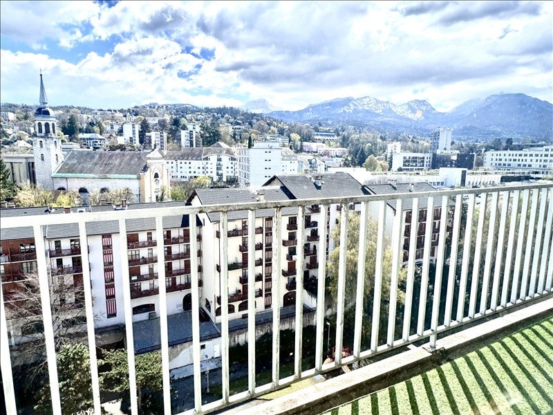 Flat Square André Tercinet in Chambéry