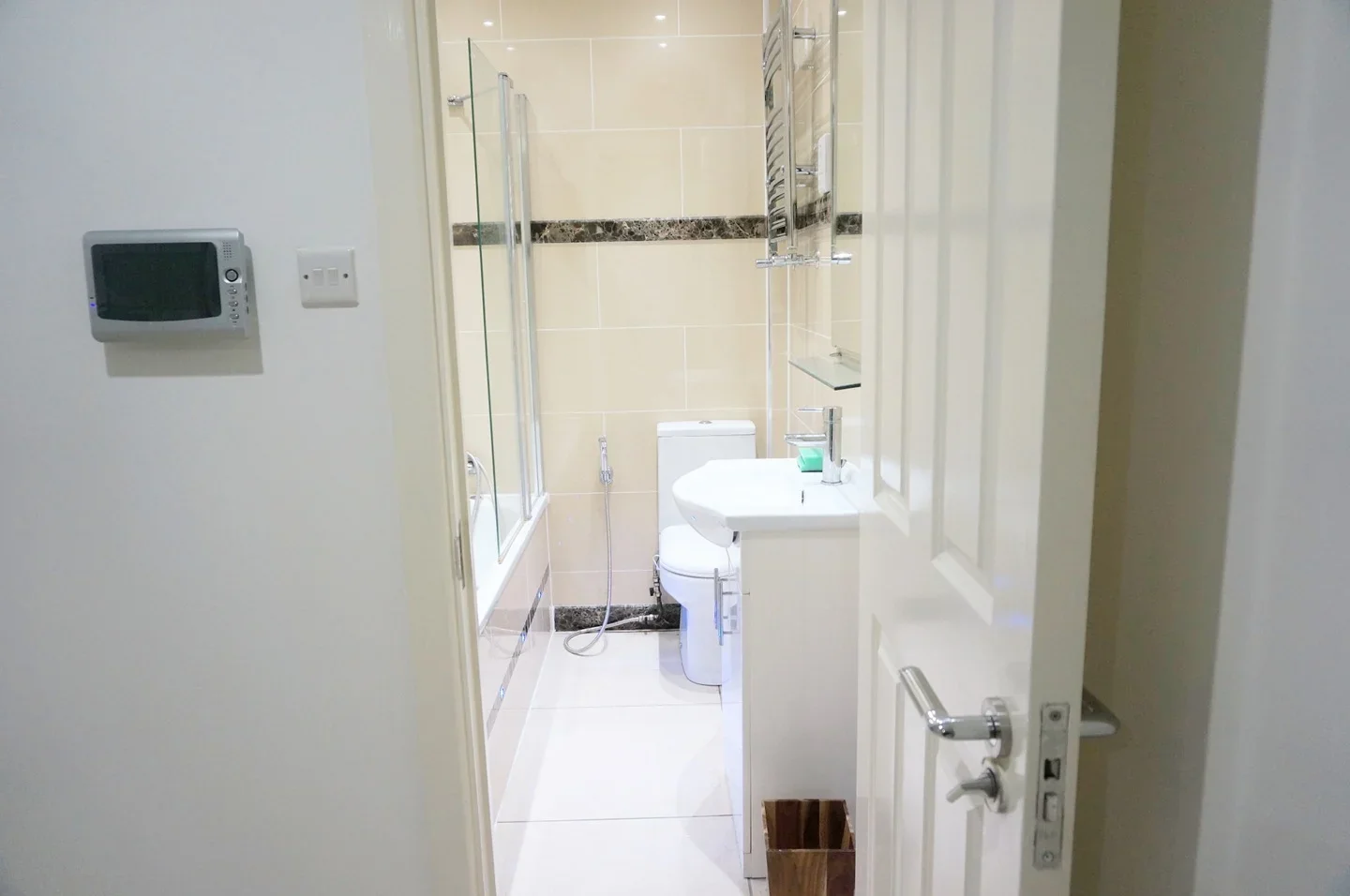 Room Wolverton Gardens in Greater London