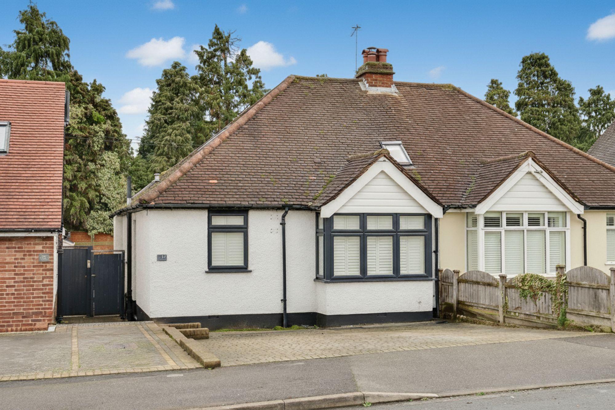 House Rosemary Avenue in Elmbridge
