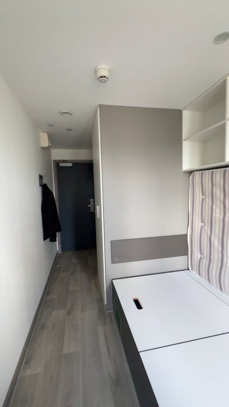 Room International Way in Greater London