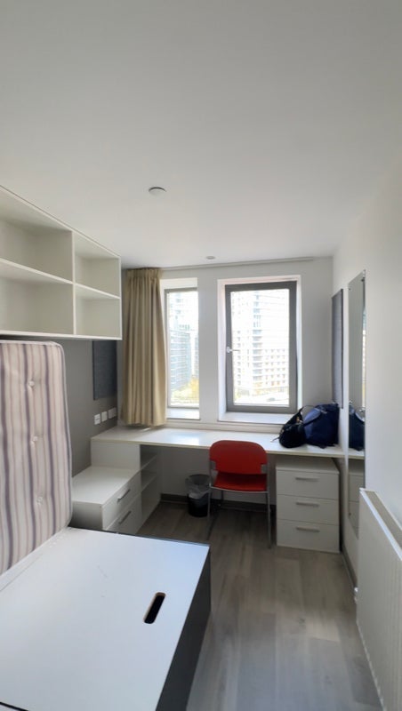 Room International Way in Greater London