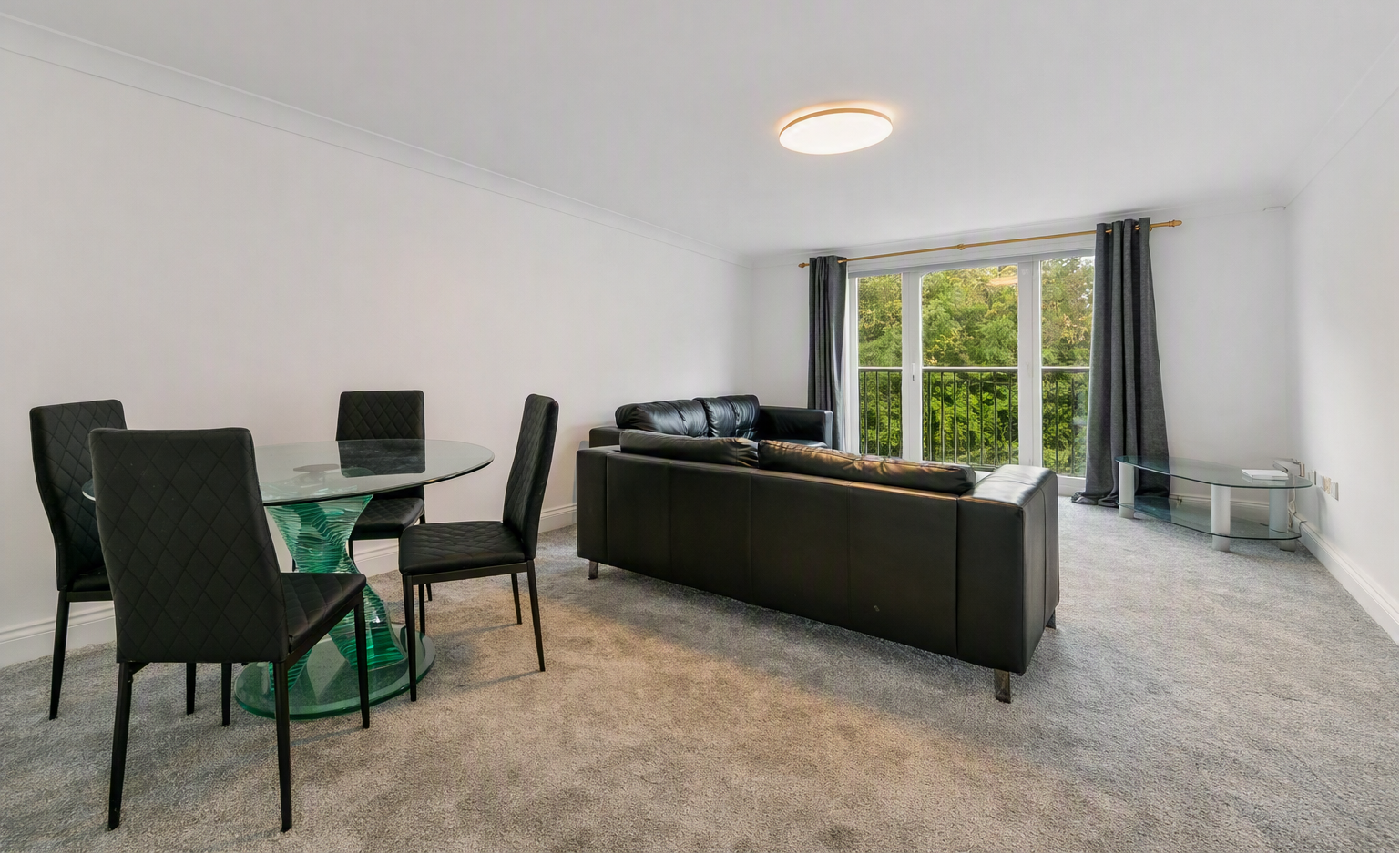 Flat East India Way in Greater London