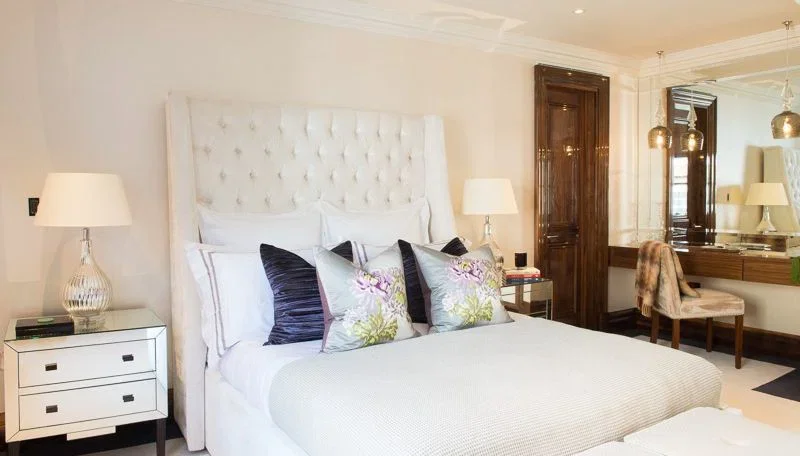 Flat Grosvenor Hill in City of Westminster