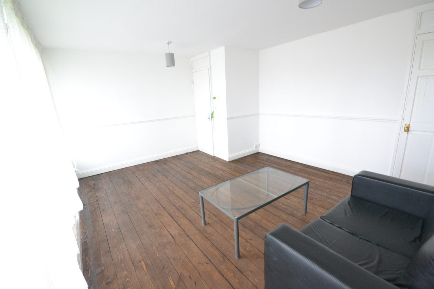 Flat Treadgold Street in Greater London