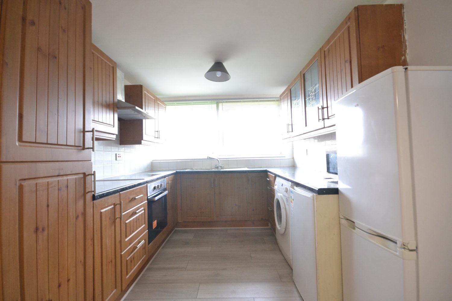 Flat Treadgold Street in Greater London