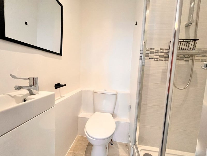 Room Fenham Road in Greater London