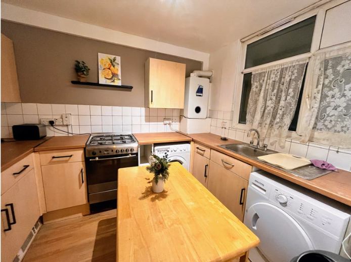 Room Fenham Road in Greater London