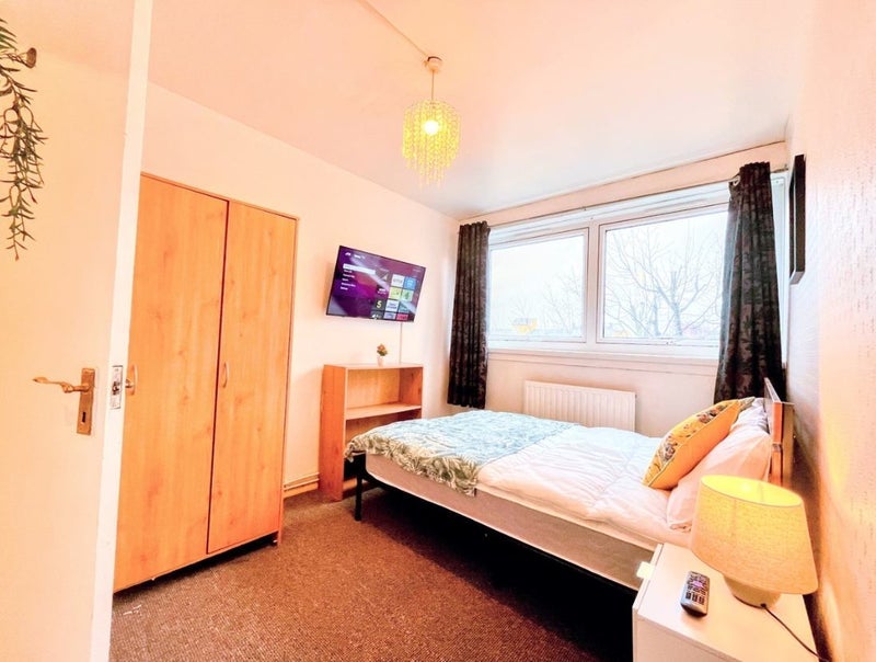 Room Fenham Road in Greater London