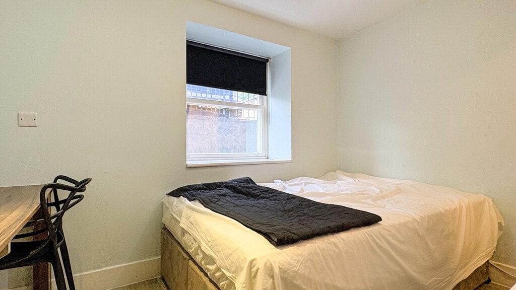 Room Camden Road in Greater London