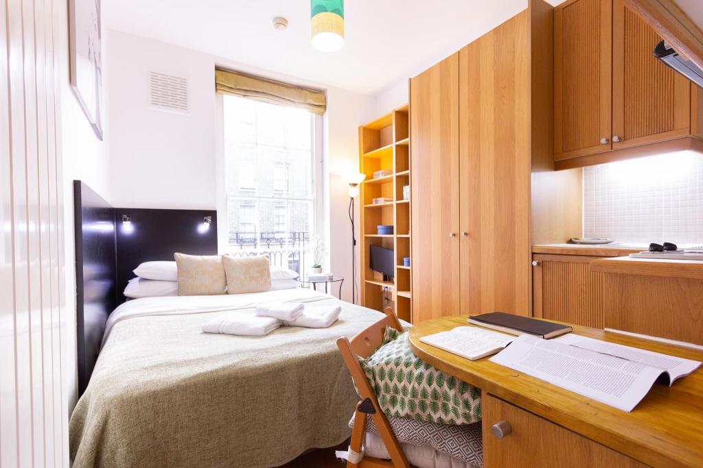 Flat Warren Street in Greater London