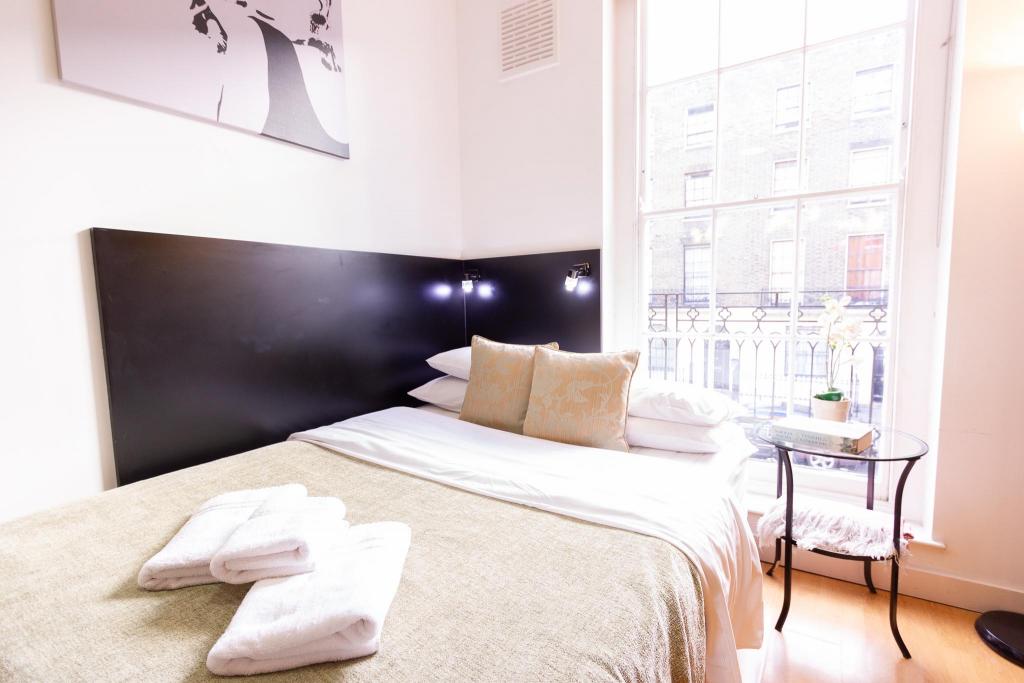 Flat Warren Street in Greater London