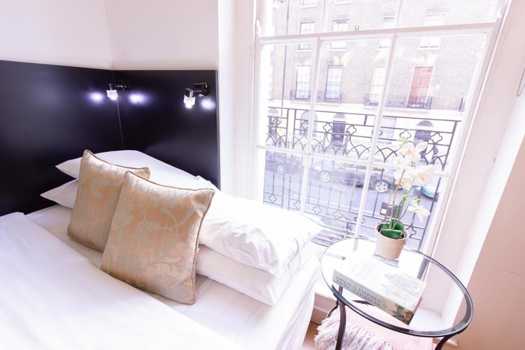 Flat Warren Street in Greater London