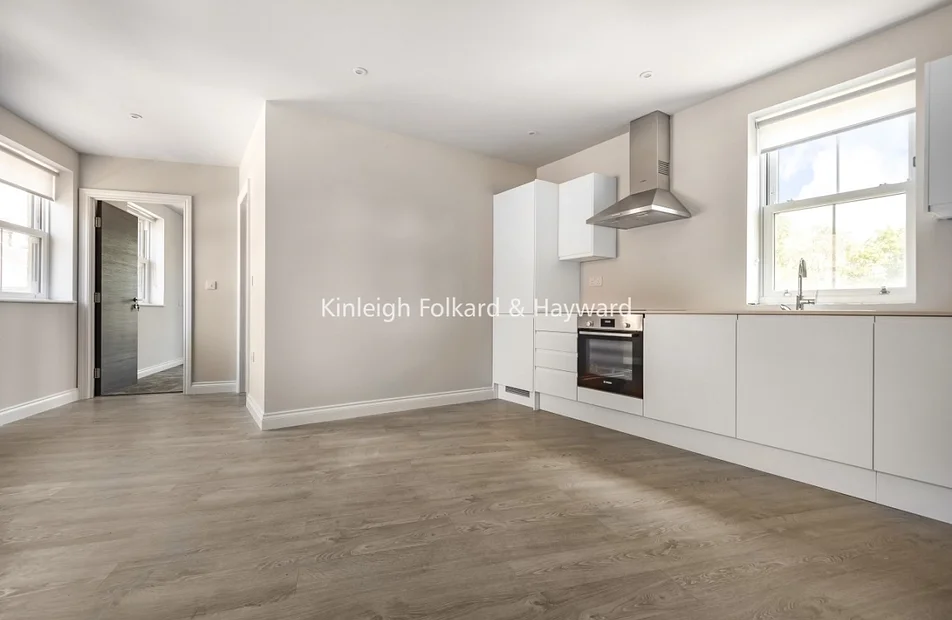 Flat Acacia Road in Greater London